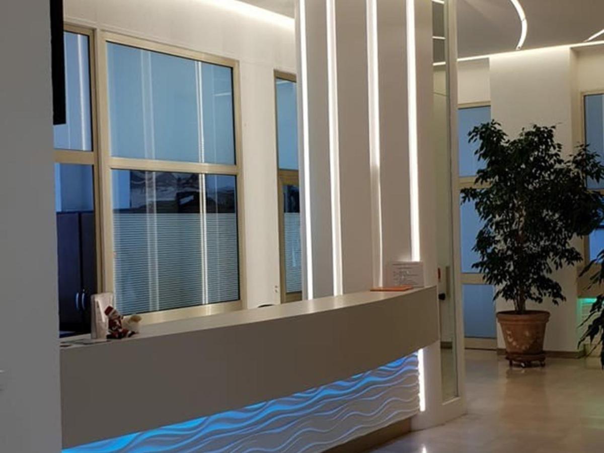 Studio Renove En Bord De Mer Avec Terrasse, Parking Et Wifi A Villeneuve-Loubet - Fr-1-252A-29 Exteriör bild